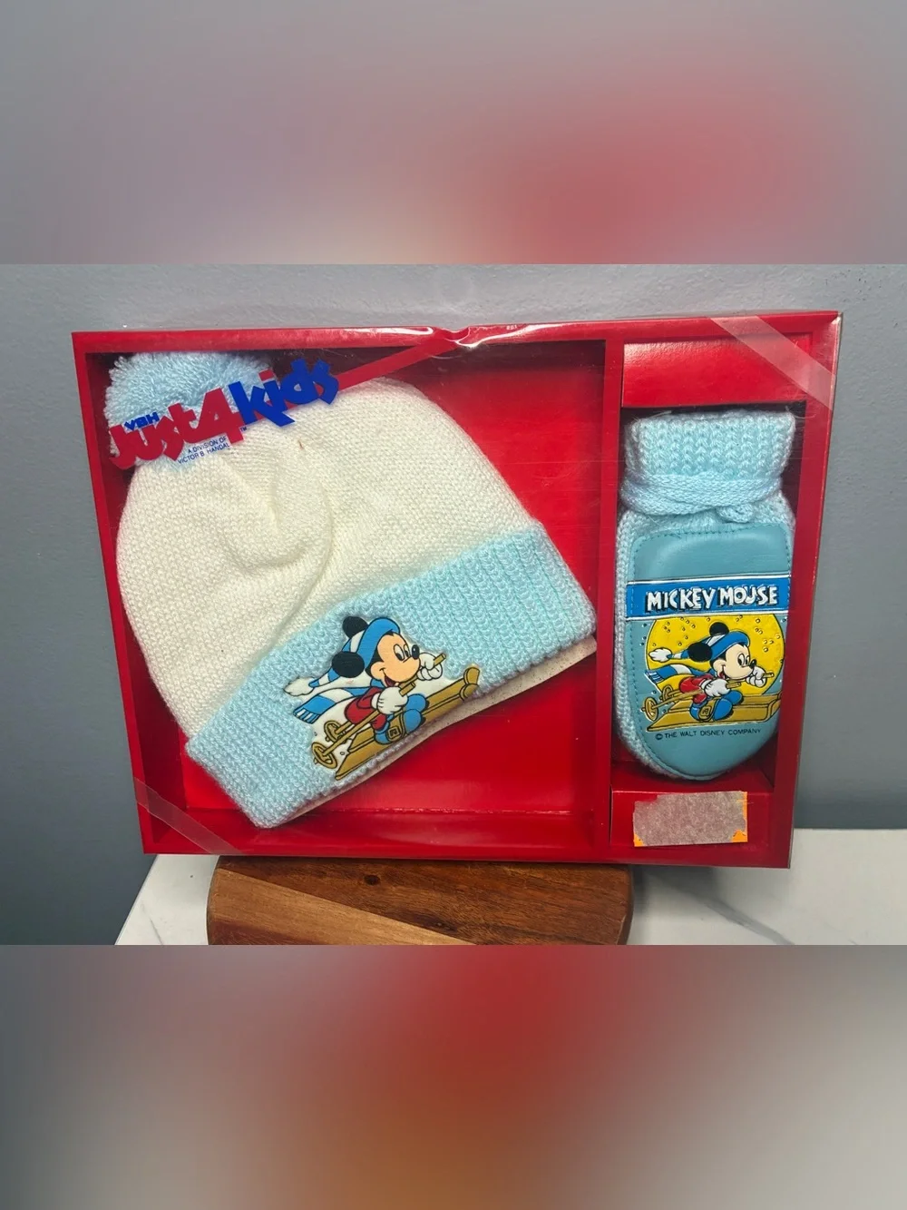 Vintage Disney Mickey Mouse Baby Hat & Mittens Gift Set NOS Skiing Mickey